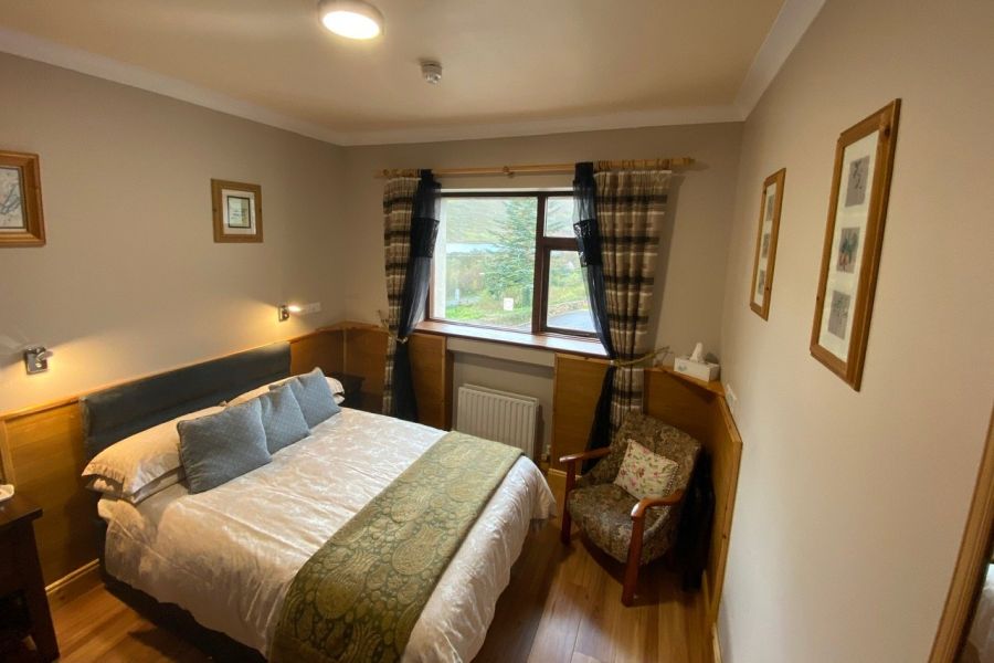 Kylemore Pass Hotel, Kylemore