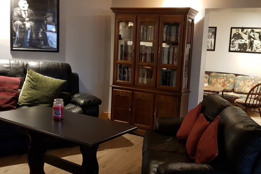 Kylemore Pass Hotel, Kylemore