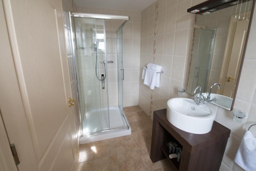 Connemara Lake Hotel, Oughterard
