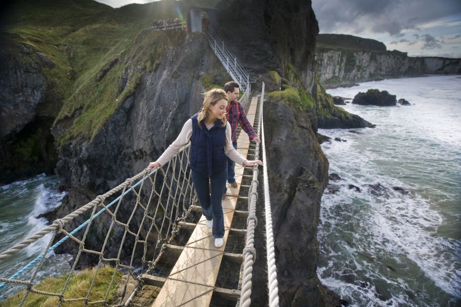 Carrick-a-Rede rope bridge autorondreis Ierland Game of Thrones 