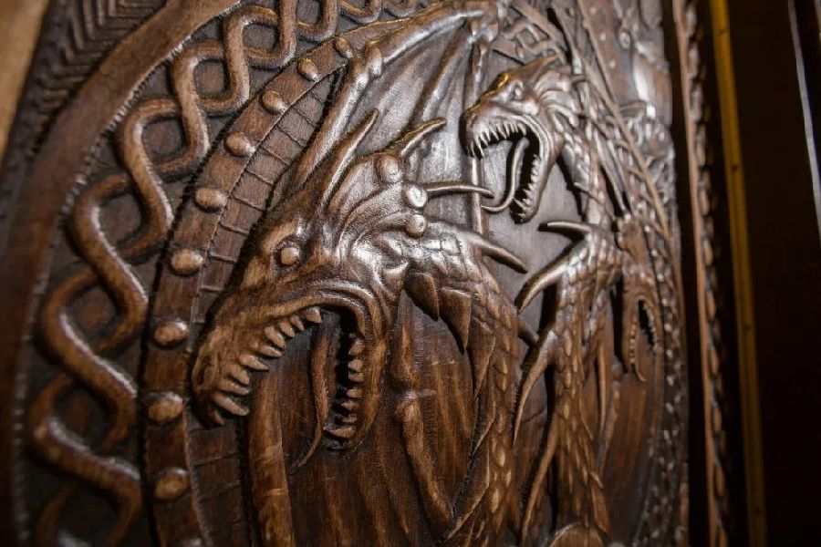 The Fullerton Arms Door 6 autorondreis Ierland Game of Thrones