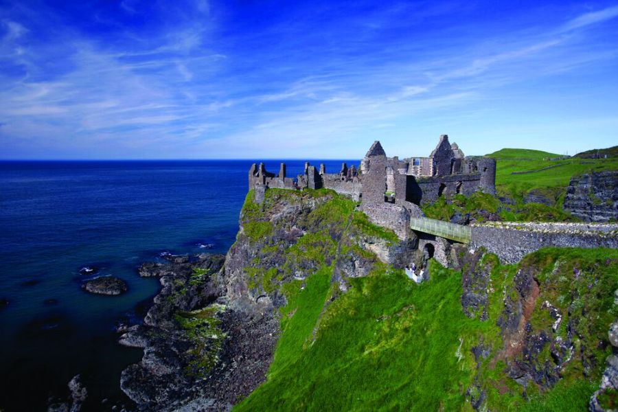 Dunluce Castle Ierland autorondreis met eigen auto en ferry
