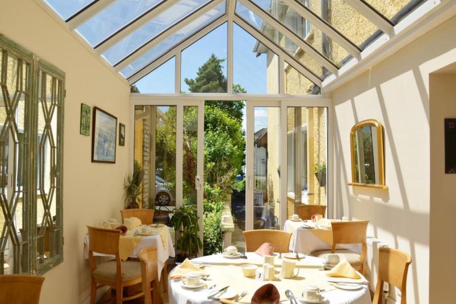 Ontbijt bij Abbey Lodge