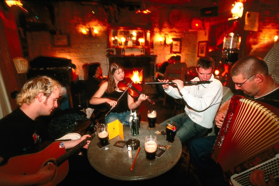 Pub muziek autorondreis Ierland vakantiewoningen