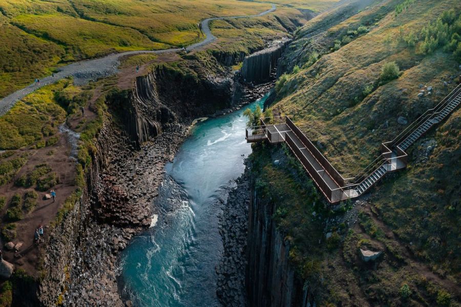 Studlagil, busrondreis IJsland