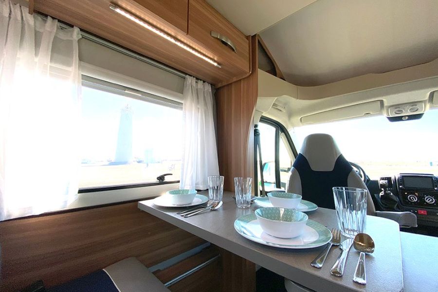 Campers & motorhomes IJsland Europcar