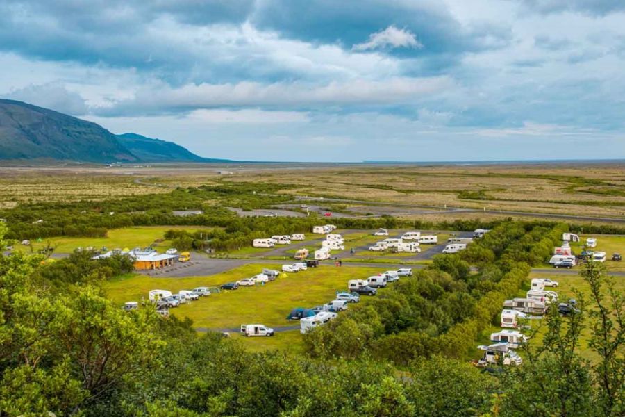 Kampeeruitrusting incl. tent, mat en slaapzakken