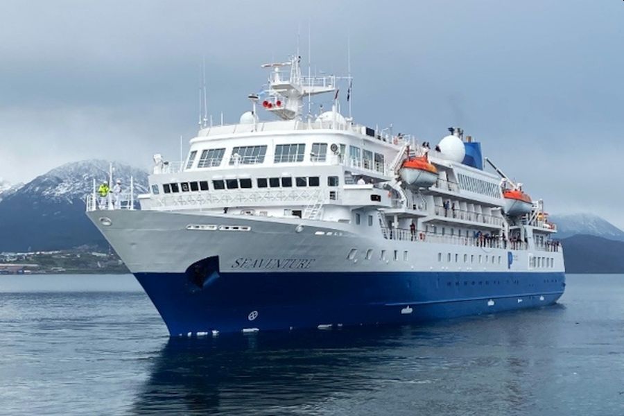 Rondom IJsland per expeditie cruiseschip