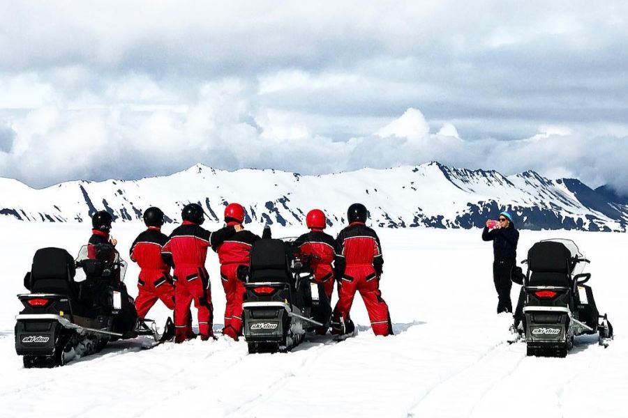 Sneeuwscootertocht Vatnajokull Gletsjer