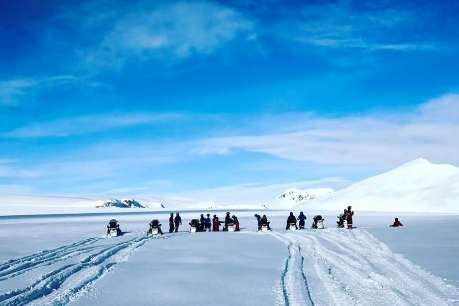Sneeuwscootertocht Vatnajokull Gletsjer