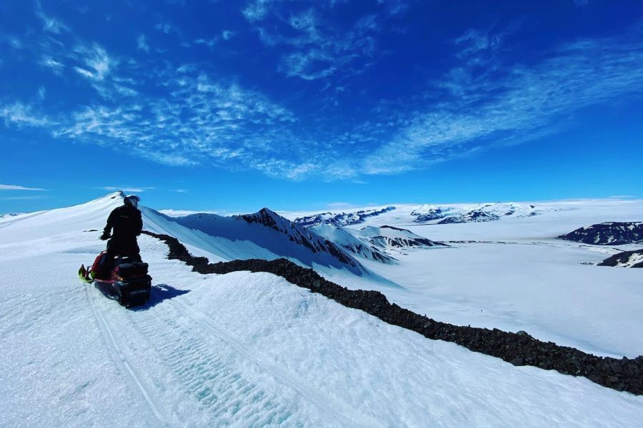 Sneeuwscootertocht Vatnajokull Gletsjer