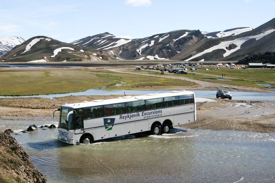 4x4 bus Landmannalaugar