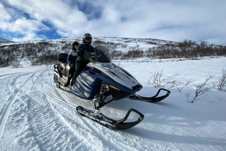 Lake Myvatn dagtocht incl. sneeuwscootertocht vanuit Akureyri afbeelding