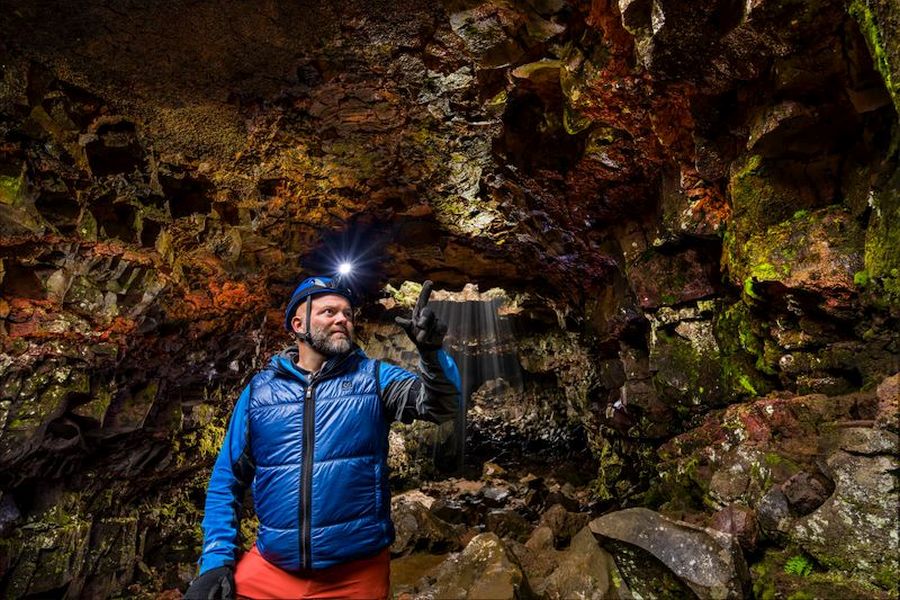De Lava Tunnel Raufarholshellir