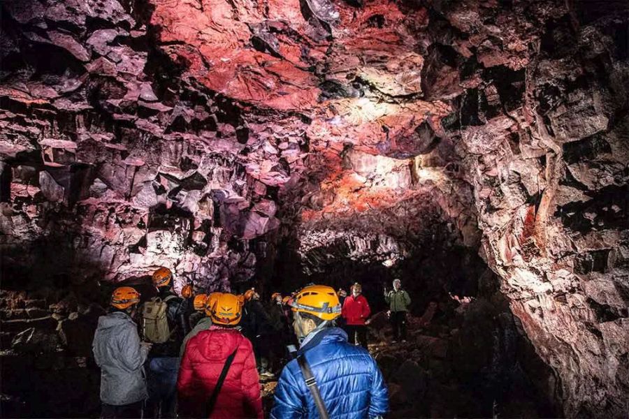 De Lava Tunnel Raufarholshellir