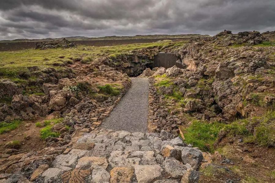 De Lava Tunnel Raufarholshellir