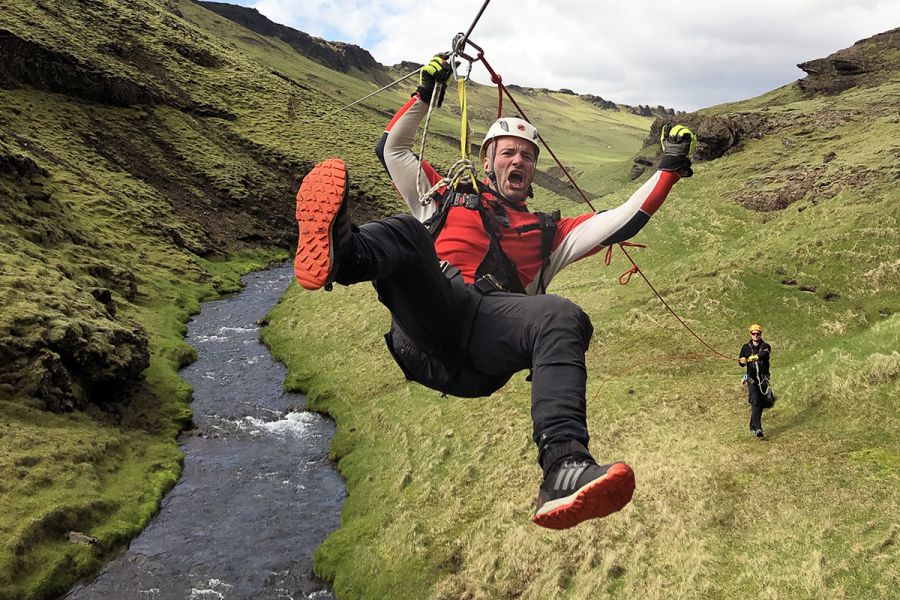 Zipline Vík