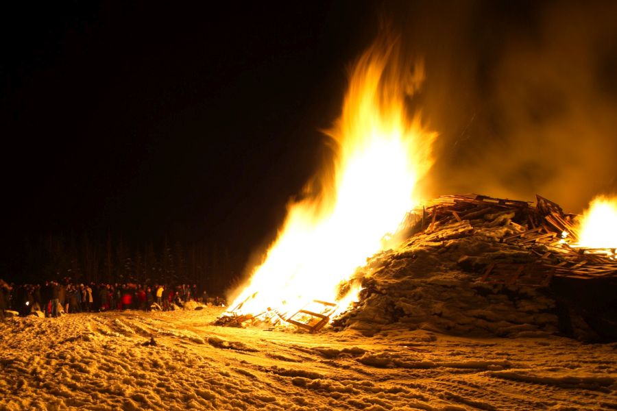 Reykjavik Oudjaarsavond Bonfire tour