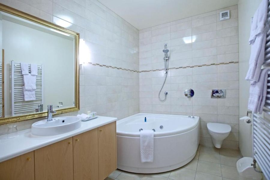 Hotel Ranga, Hella