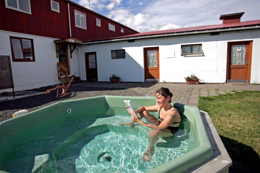 Narfastadir Guesthouse, Laugar
