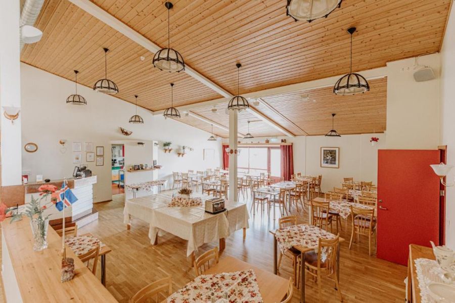 Narfastadir Guesthouse, Laugar