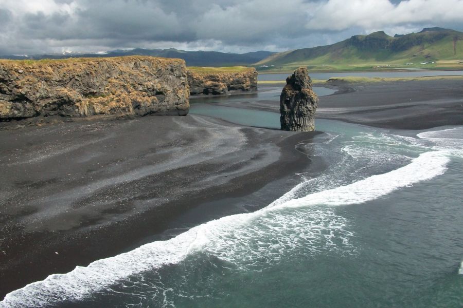 Vik Black Beach IJsland
