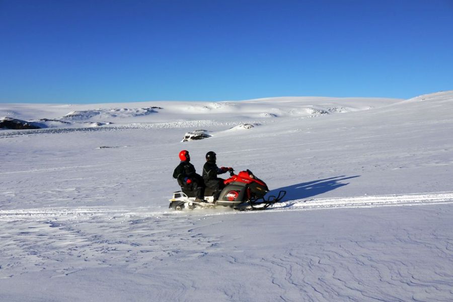 Sneeuwscooter IJsland excursies