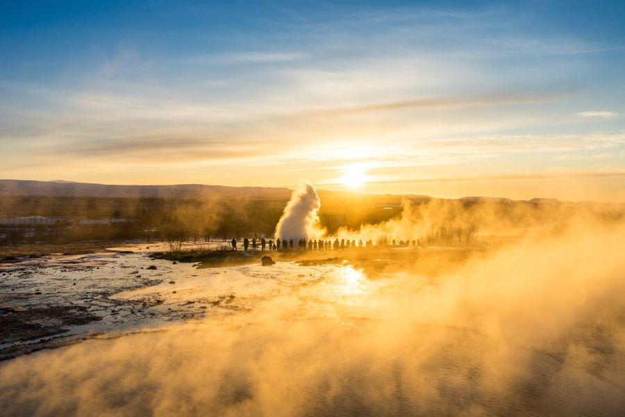 Zonsondergang bij Geysir in Thingvellir National Park in IJsland