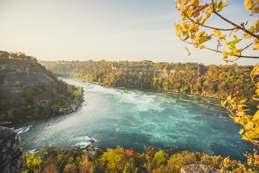 Uitzicht over de wateren nabij Niagara Falls in Ontario in Canada.