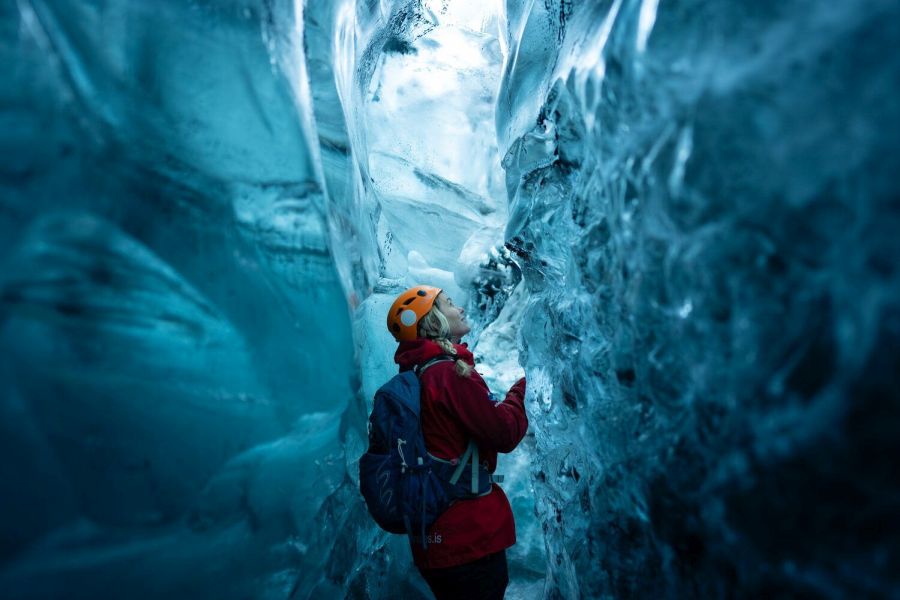 Ice cave IJsland