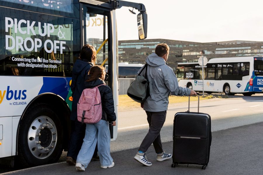 FlyBus transfers Keflavik Airport - Reykjavik
