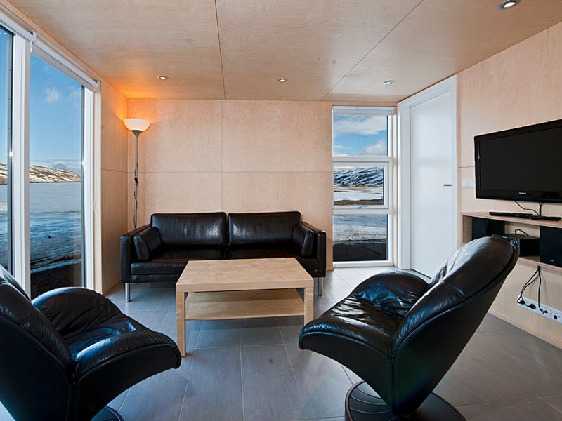 Einishus Cottages, Laugar