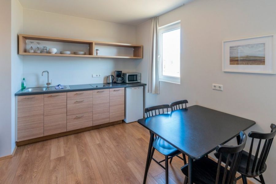 Stracta Apartments, Hella