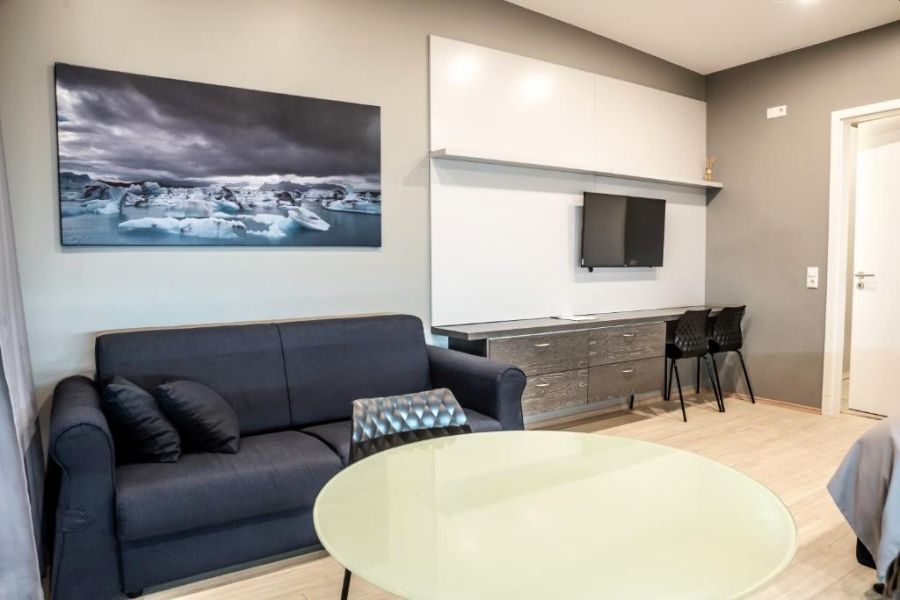 Black Beach Suites, Vik