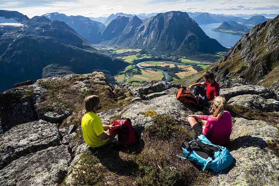 Romsdalseggen Ridge