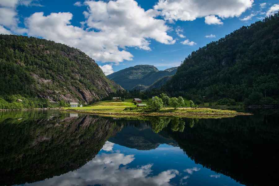 Fjord cruise Mostraumen
