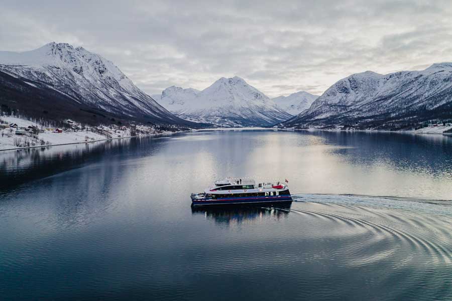 In de baai van Tromso Rodne Cruises met BBI Travel