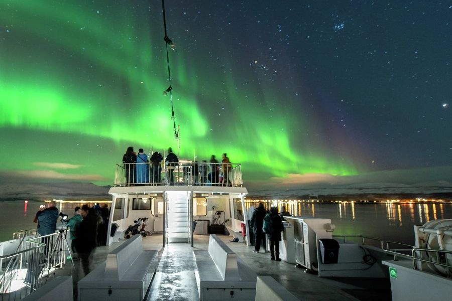 Noorderlicht fjordcruise, per catamaran MS Rygerdronningen.
