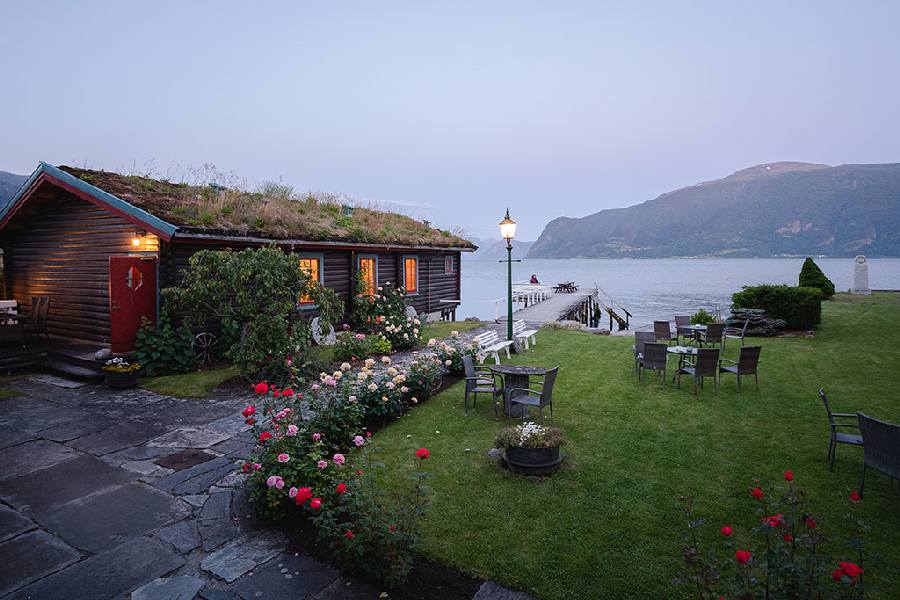 Leikanger Fjordhotel