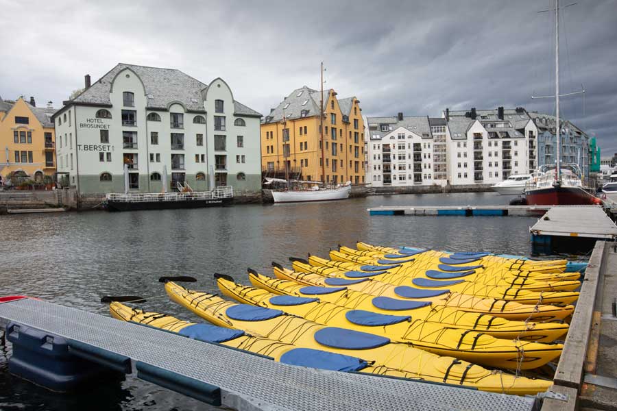 Hurtigruten excursie Kajakken in Alesund met BBI Travel