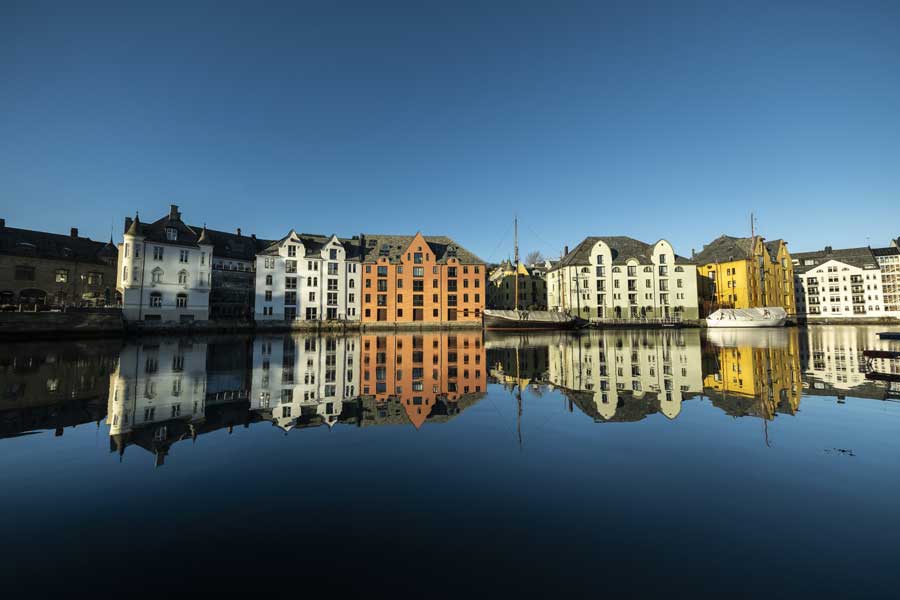 Hurtigruten excursie Kajakken in Alesund met BBI Travel