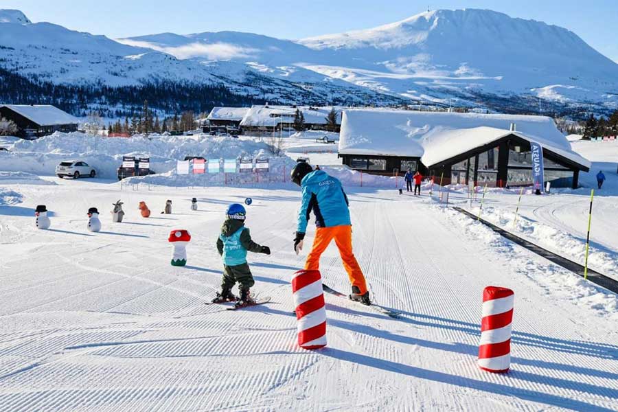 Kind krijgt skiles in Gausta