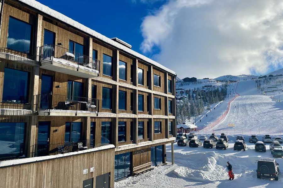 Gausta Sporttell met uitzicht op de piste