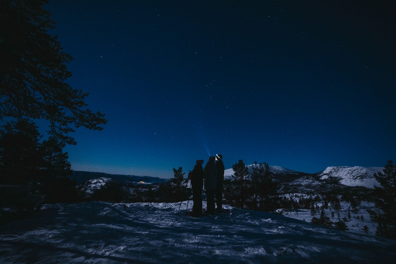 Sneeuwschoenwandeling onder de sterrenhemel in Vrådal