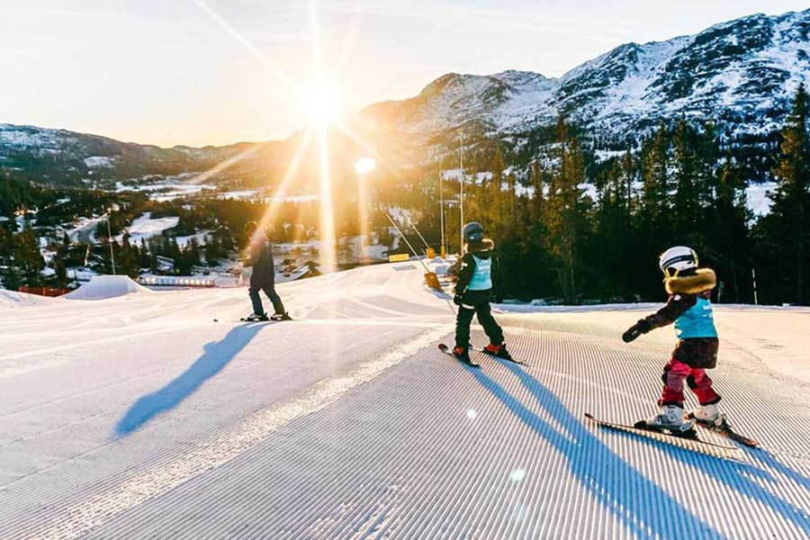 Skiërs tijdens een skiles in Gausta