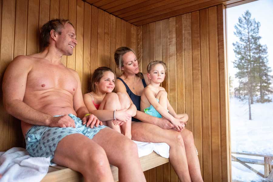 Ontspannen in de sauna bovenop de berg