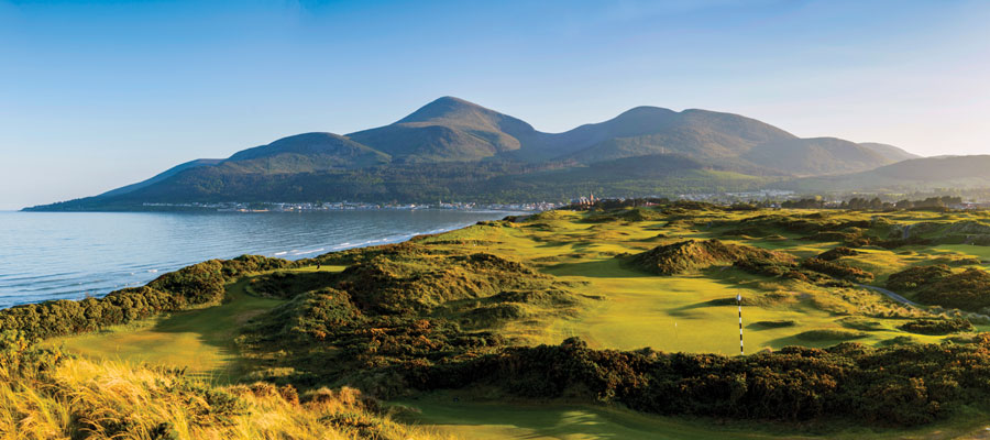 Royal County Down Golfcourse en de fraaie Mourne Mountains