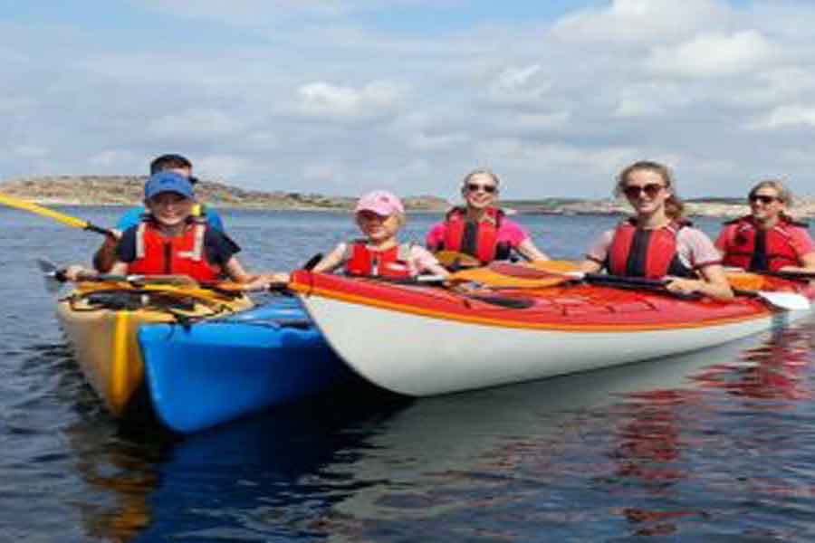 Family kayak tour Skärgårdsidyllen Grebbestad