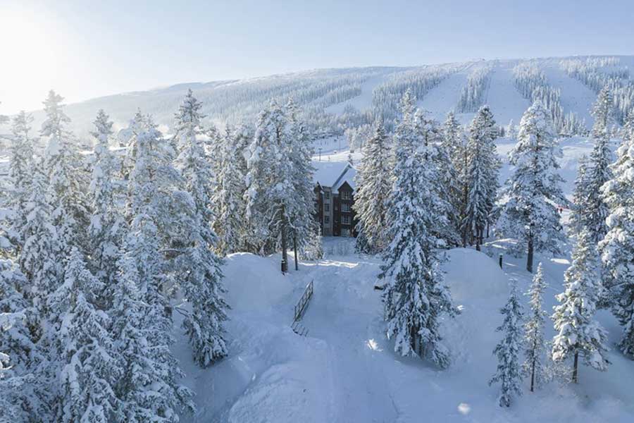 Scandinavian Mountains Salen overnachting in Iglo