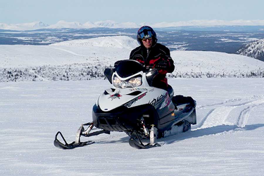 Sneeuwscootersafari met fika 2 uur in Vemdalen Zweden